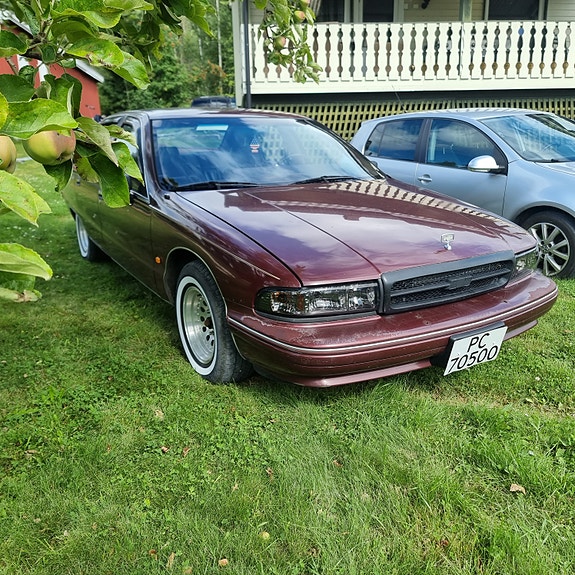 Chevrolet Caprice 2 of 26