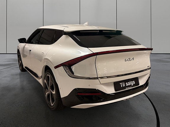 Kia EV6 3 of 26