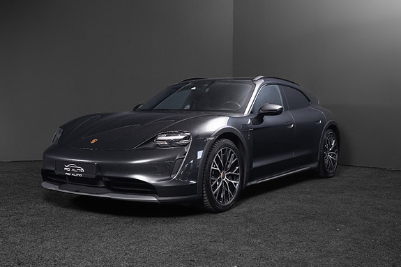 Porsche Taycan Cross Turismo 2 of 5
