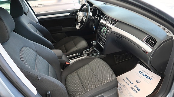 Skoda Superb 18 of 30