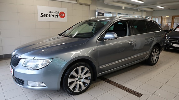 Skoda Superb 2 of 5