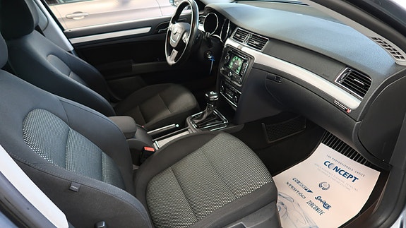 Skoda Superb 17 of 30