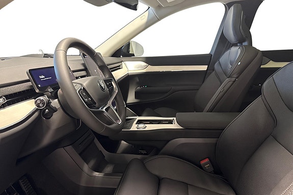 Volvo EX90 7 of 16