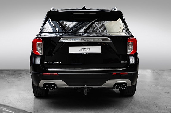 Ford Explorer 4 of 5