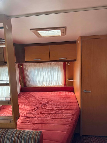 Hymer 560 / KØYER / OPPBLÅSTBART FORTELT / GULVVARME 17 of 24