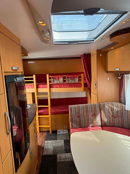 Hymer 560 / KØYER / OPPBLÅSTBART FORTELT / GULVVARME 10 of 24