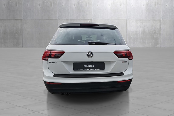 Volkswagen Tiguan 4 of 5