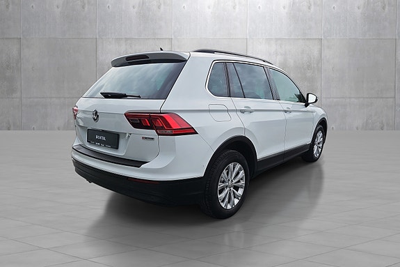 Volkswagen Tiguan 5 of 5