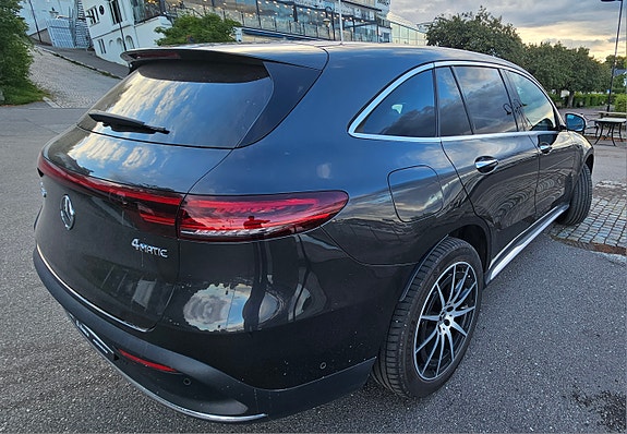 Mercedes-Benz EQC400 4 of 4