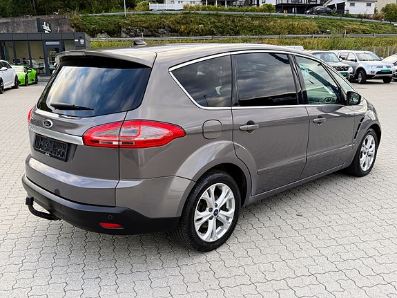 Ford S-MAX 3 of 5