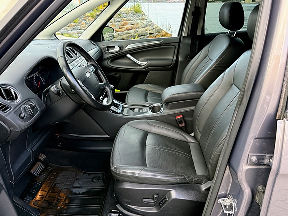 Ford S-MAX 5 of 5