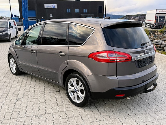 Ford S-MAX 4 of 5