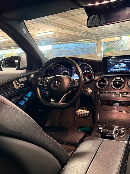 Mercedes-Benz C350 17 of 25