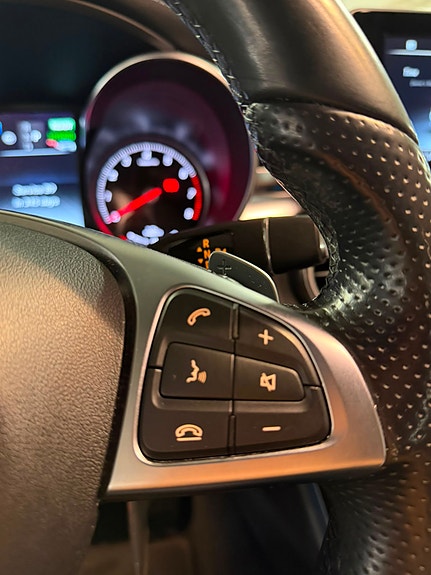 Mercedes-Benz C350 14 of 25