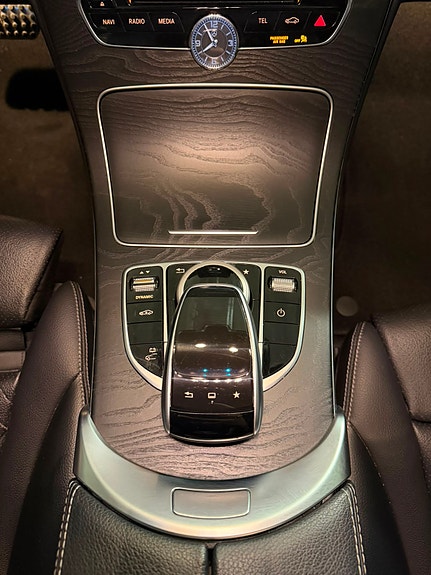 Mercedes-Benz C350 23 of 25