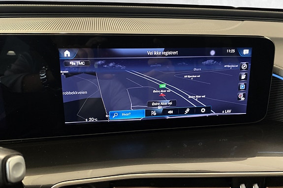 Navigasjonskart med live trafikkdata og EASY Touchpad-kontroll.