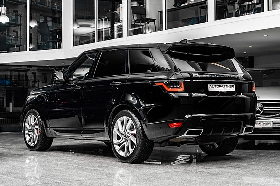 Land Rover Range Rover Sport 3 of 5