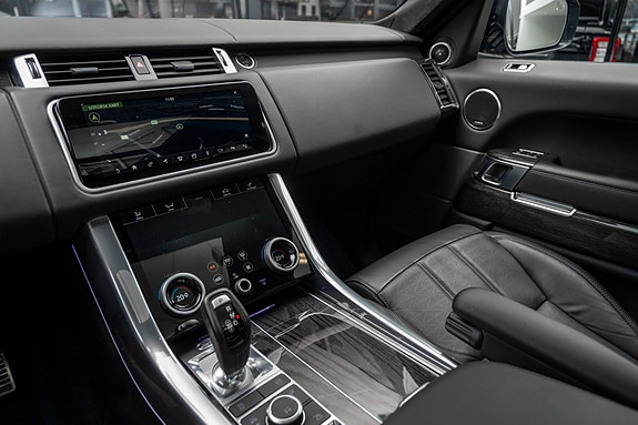 Land Rover Range Rover Sport 16 of 30