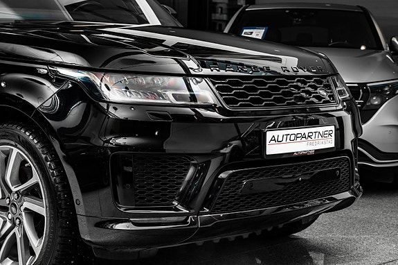 Land Rover Range Rover Sport 9 of 30