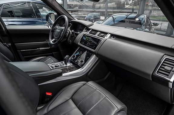 Land Rover Range Rover Sport 15 of 30