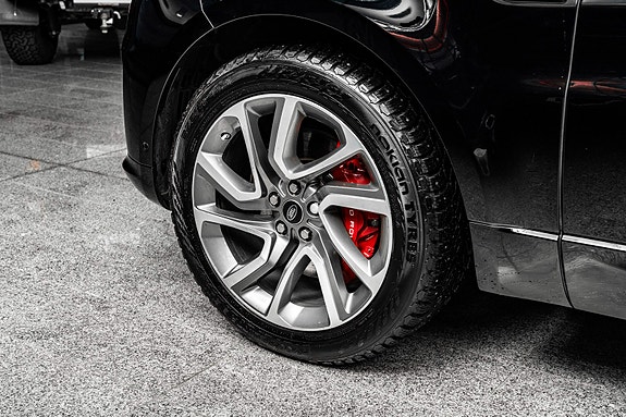 Land Rover Range Rover Sport 18 of 30