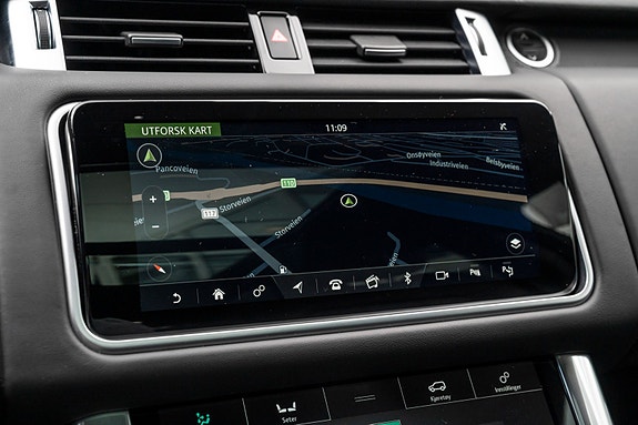 Land Rover Range Rover Sport 28 of 30