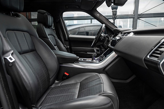 Land Rover Range Rover Sport 21 of 30