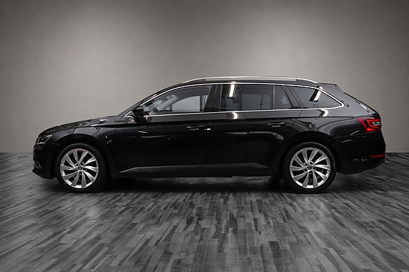 Skoda Superb 2 of 5