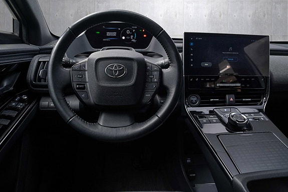 Toyota bZ4X 12 of 21
