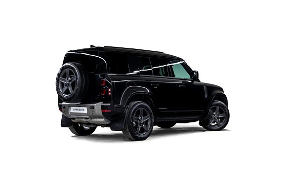 Land Rover Defender 110 2 of 5