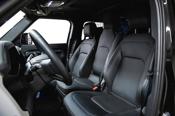 Land Rover Defender 110 3 of 5