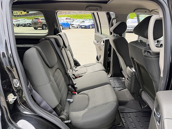 Nissan Pathfinder 9 of 11