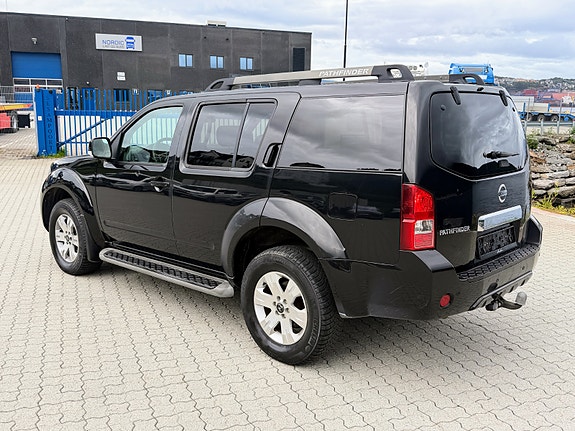 Nissan Pathfinder 4 of 5