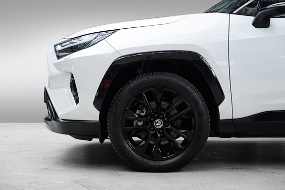 Toyota RAV4 5 of 5