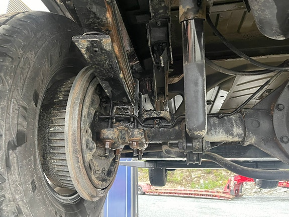 Chevrolet Suburban 17 of 30