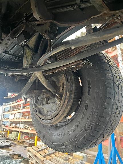 Chevrolet Suburban 28 of 30