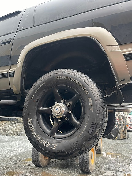 Chevrolet Suburban 12 of 30