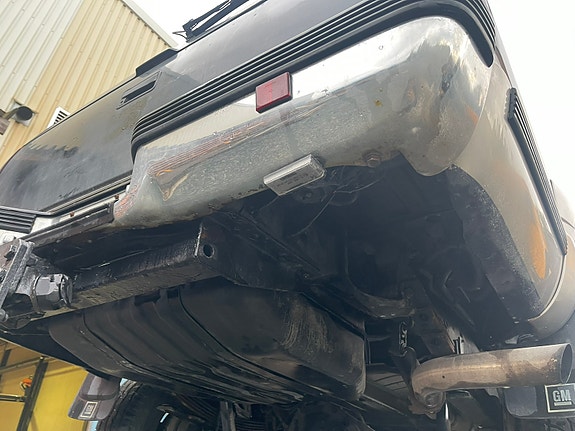 Chevrolet Suburban 14 of 30