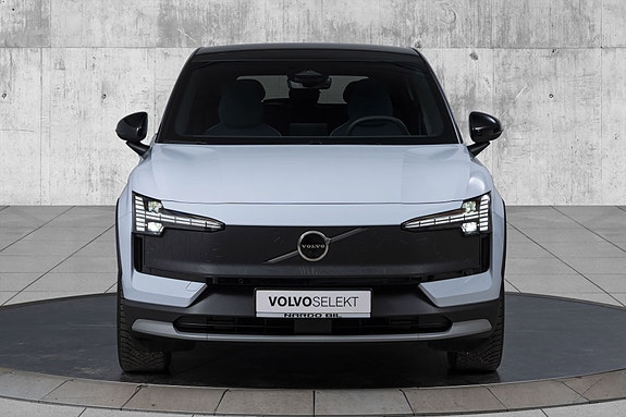 Volvo EX30 CC 2 of 5