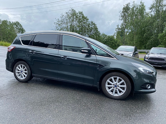 Ford S-MAX 2 of 5