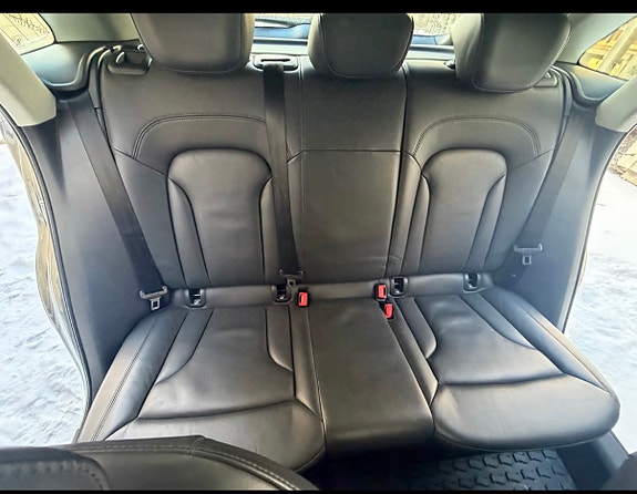 Audi Q3 3 of 5