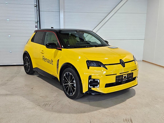 Renault 5 E-Tech 4 of 5