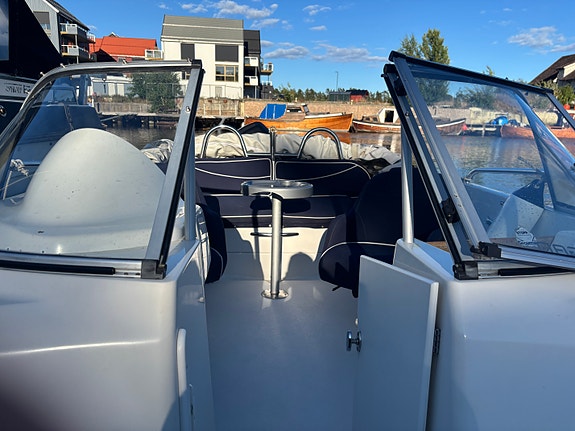 Morgan 5250 Bowrider til salgs 7 of 12