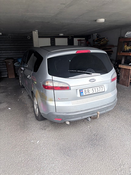 Ford S-MAX 2 of 7