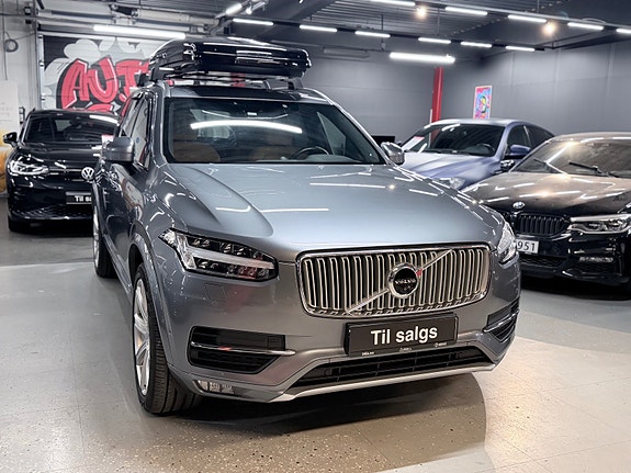 Volvo XC90 2 of 5