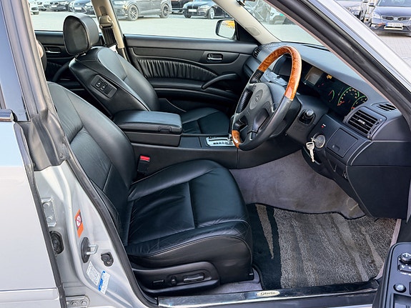 Nissan 6 of 13
