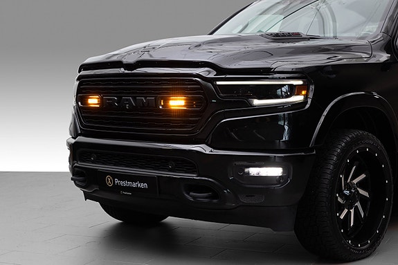 Dodge RAM 1500 2 of 5