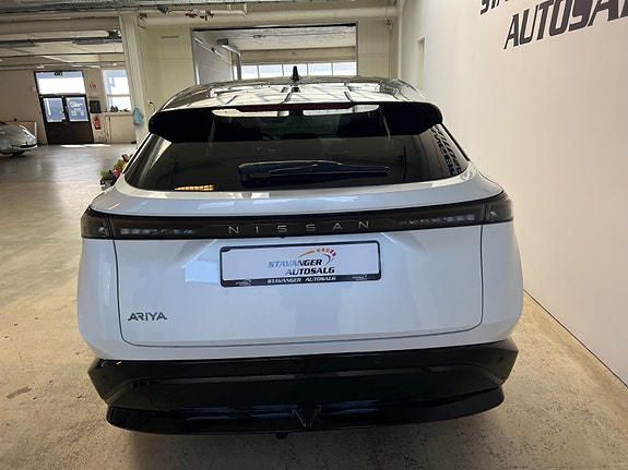 Nissan Ariya 6 of 30