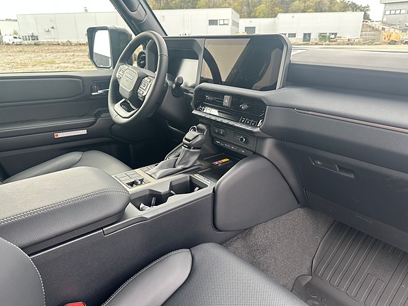 Toyota Land Cruiser 11 of 16