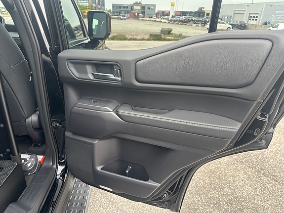 Toyota Land Cruiser 14 of 16